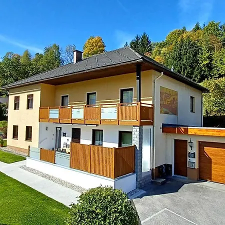 宾馆 Urlaub Bei Pernsteiner 3*